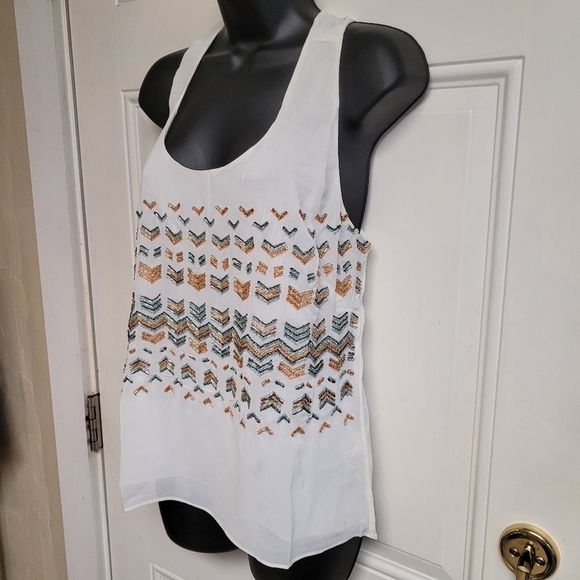 Greylin White Sleeveless Beaded Chevron Racer Back Tank Top Blouse Size Medium - Picture 10 of 10